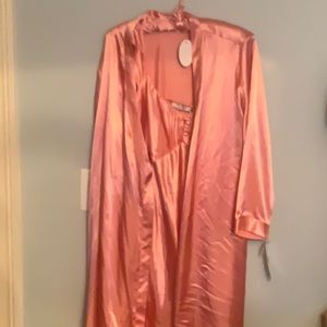 CORAL NIGHT GOWN & ROBE NWT PRICE FIRM***